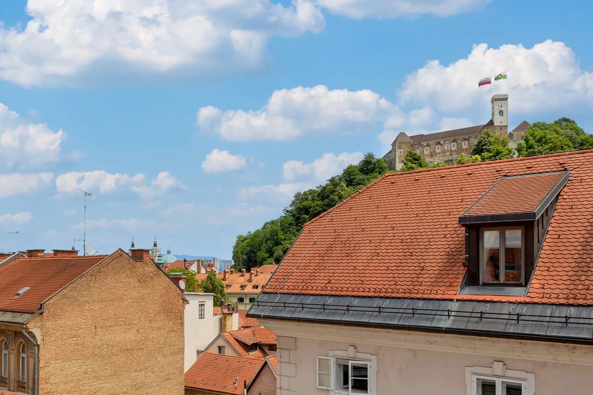 Ljubljana Castle above the red rooftops of the old town
